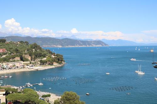 La casa di Sissi — 4-Star Luxury Hotel in Portovenere, Italy