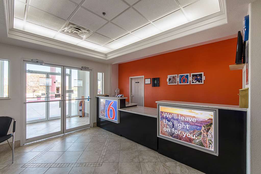 Motel 6 San Antonio TX Downtown Alamo Dome - photo 23