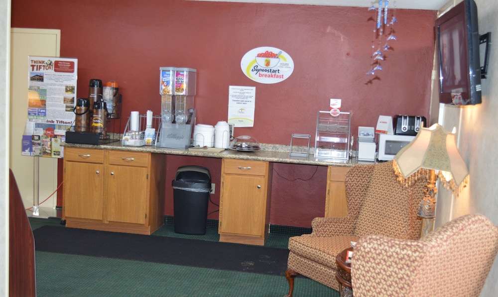 Super 8 by Wyndham Tifton - photo 39