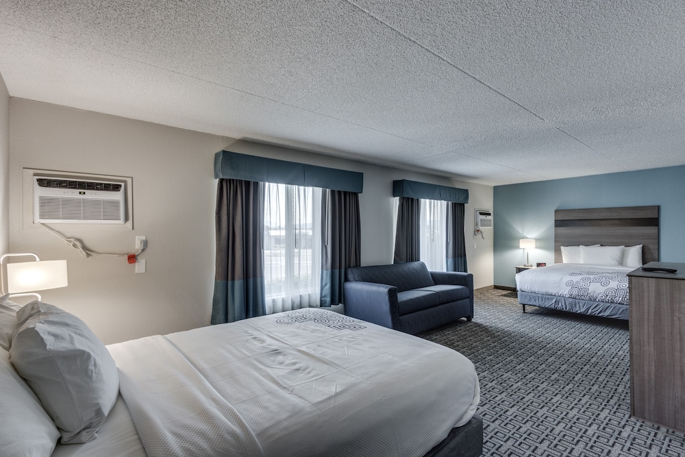 Days Inn & Suites by Wyndham Spokane - photo 16