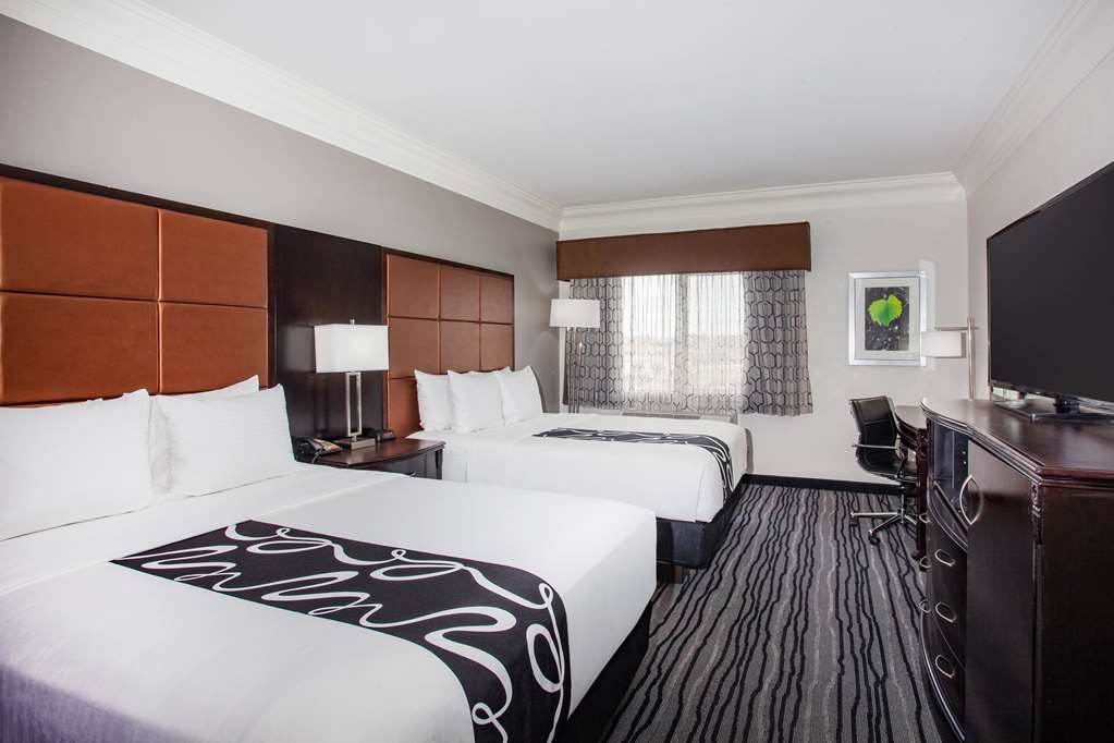 La Quinta Inn & Suites by Wyndham Dublin Pleasanton - photo 10