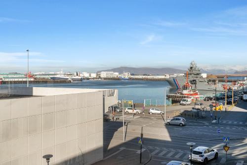 Modern Downtown Apartment Harbour View