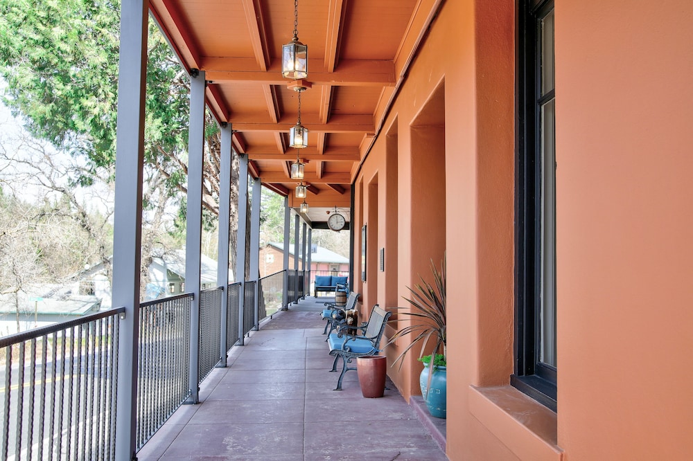 The Groveland Hotel - photo 100