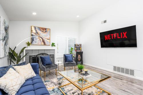 Mins To Disney Chic 3br With Arcade — Santa Ana