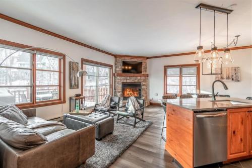 Tremblant Prestige Plateau 230 3 — 4-Star Luxury Hotel in Mont-Tremblant, Canada