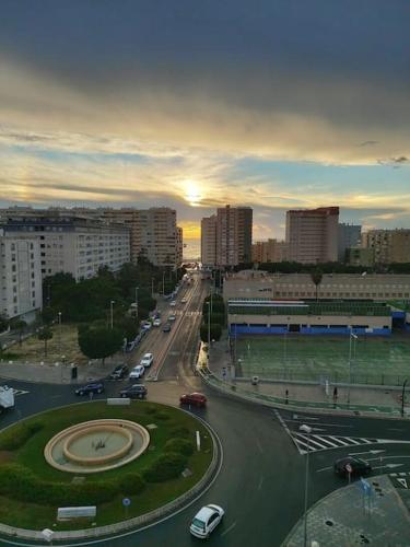 Torre D’Arenas playa Victoria piscina y parking in Cadiz, Spain