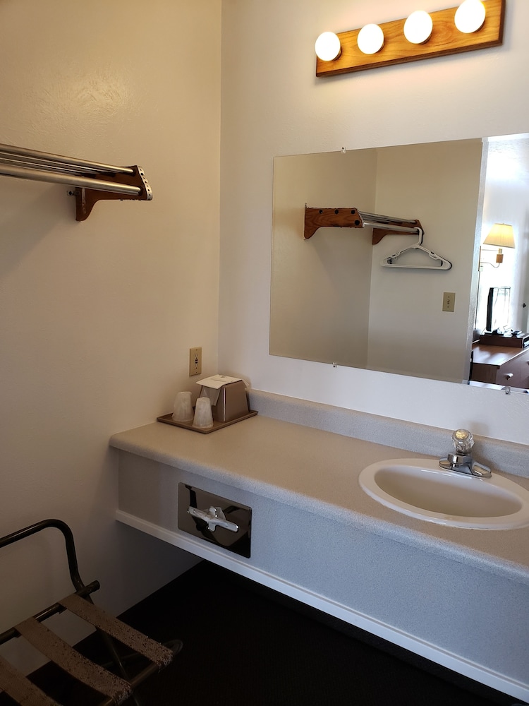 Red Bear Inn - photo 26