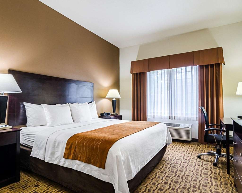 Comfort Inn & Suites Lawrence University Area - photo 19
