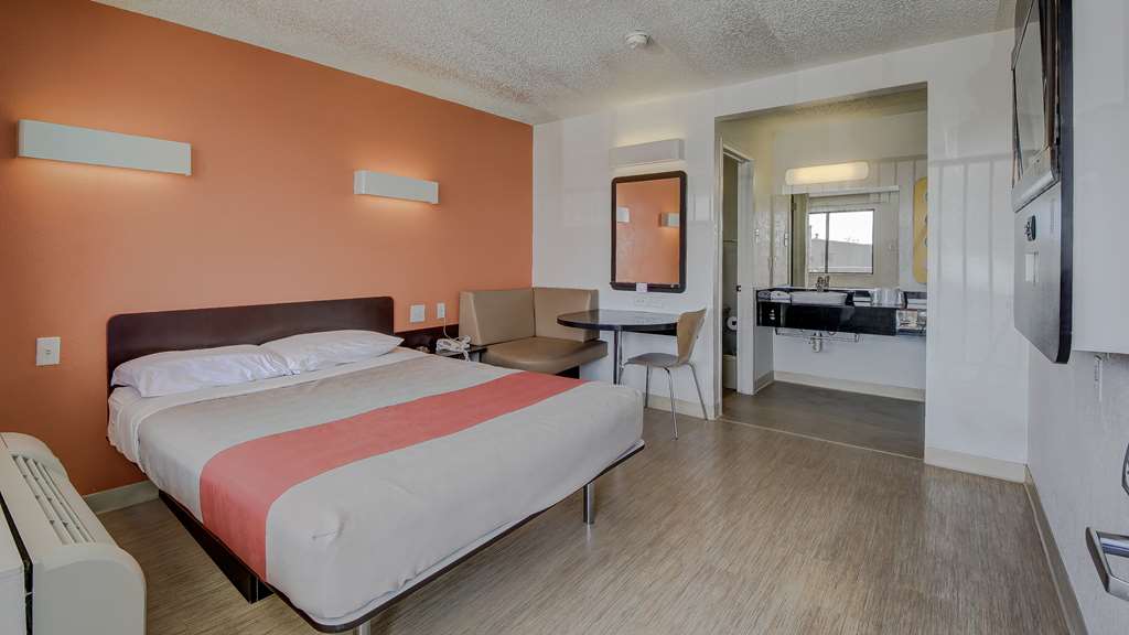 Motel 6 San Antonio TX Fort Sam Houston - photo 24