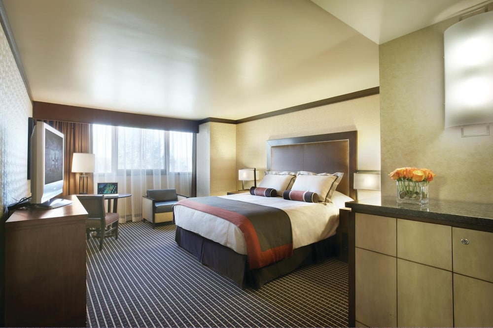 Cactus Petes Resort Casino & Horseshu Hotel - photo 5