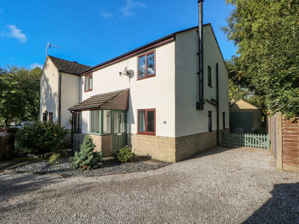 6 Hunters Green Close — hotel in Chinley
