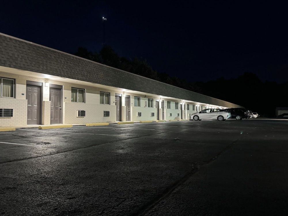 Economy Inn Crossville - photo 16