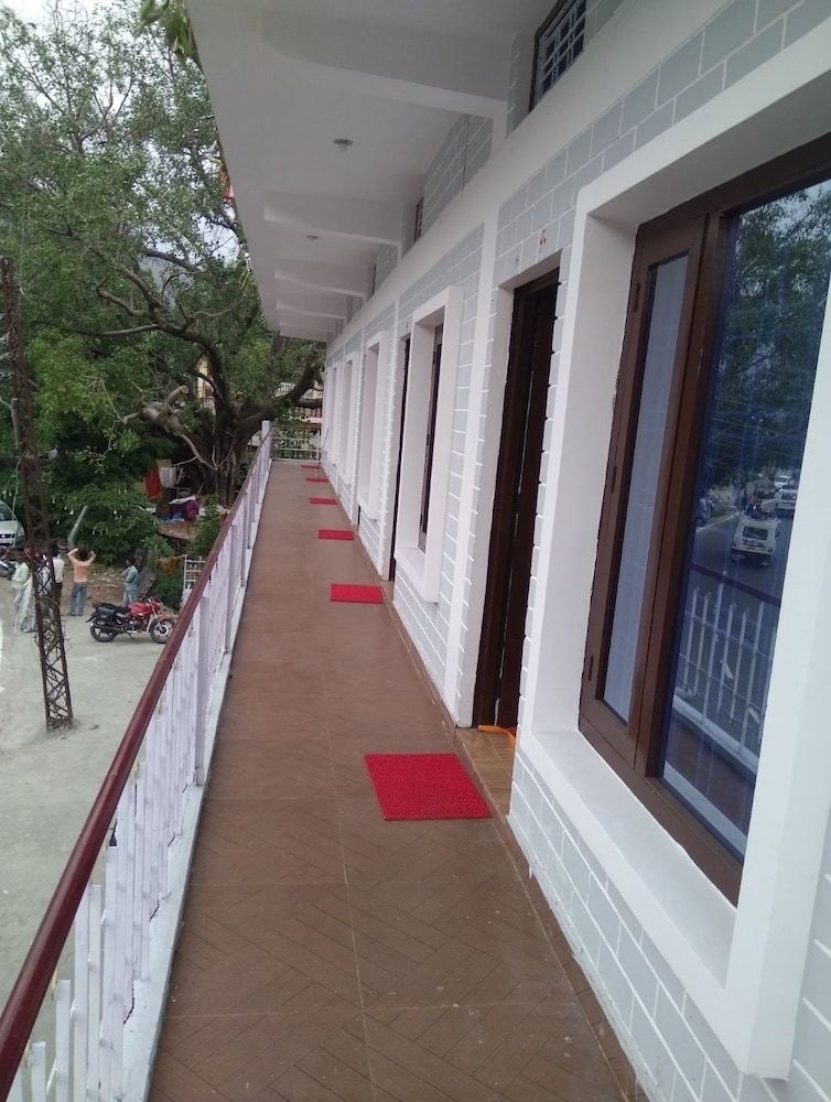 Hotel Wooden Umbrella in Tehri, India