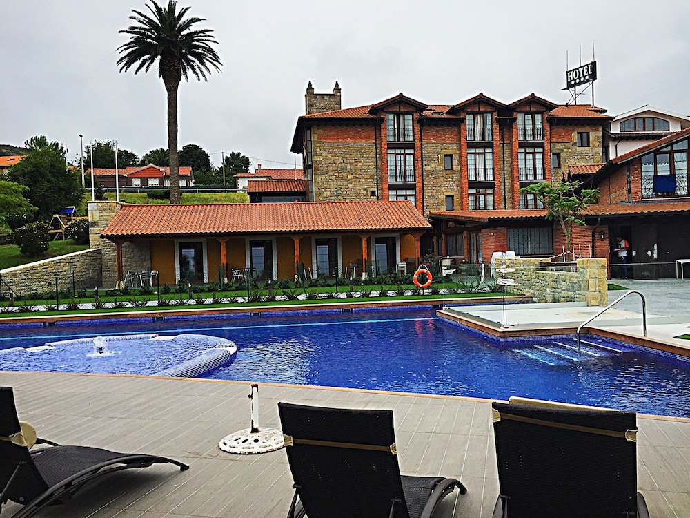 Hotel Marfrei in Suances, Spain