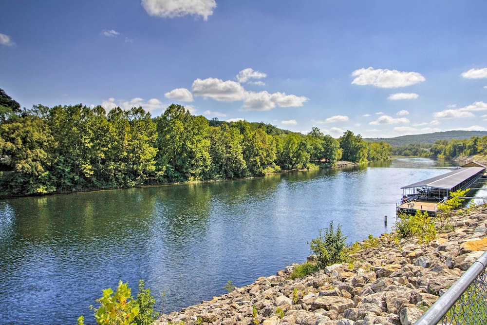 Pool and Dock Access Resort Condo in Branson - photo 23