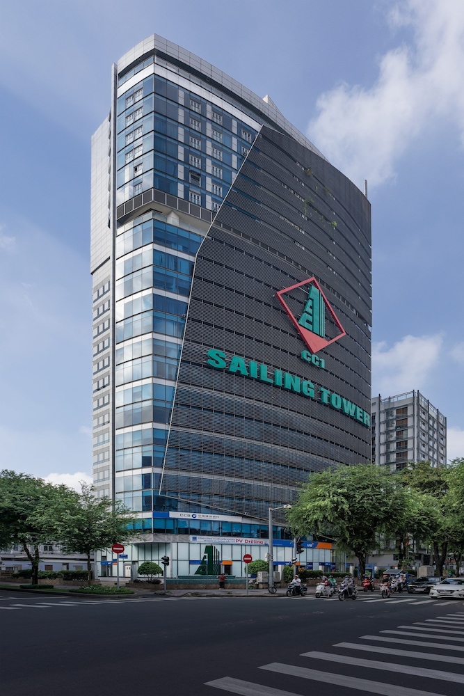 Salute de Sailing Tower Palace Garden — 4-Star Luxury Hotel in Ho Chi Minh City, Vietnam
