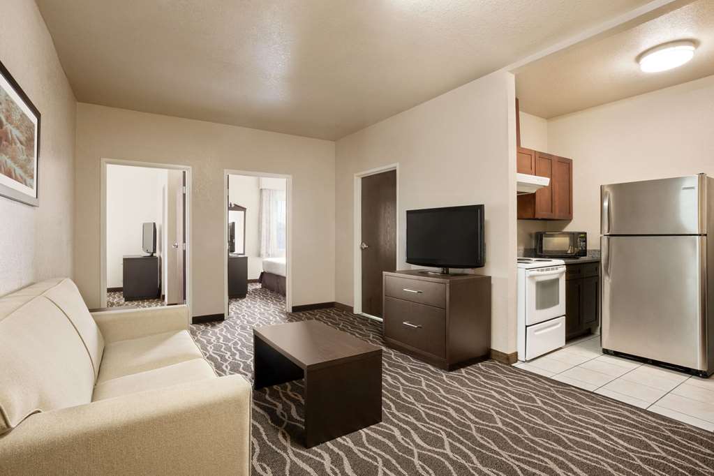 Baymont by Wyndham Clute Lake Jackson - photo 14
