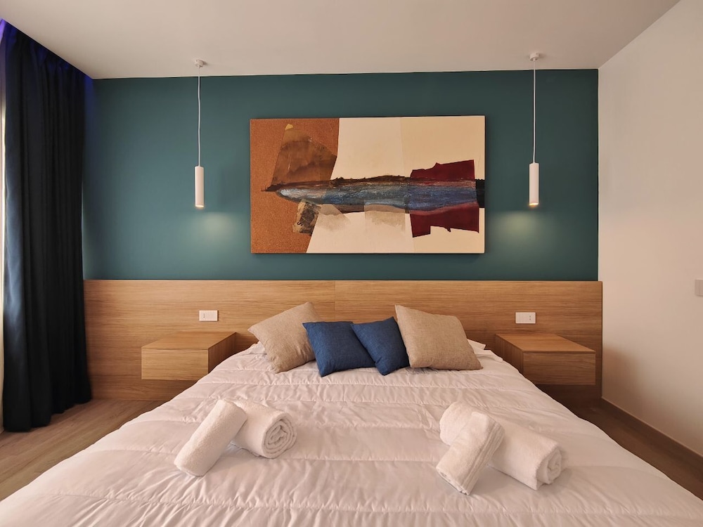 Carducci Art Guesthouse — 4-Star Luxury Hotel in Oristano, Italy