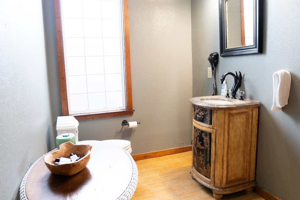 Oaak Tree Hotel - photo 231