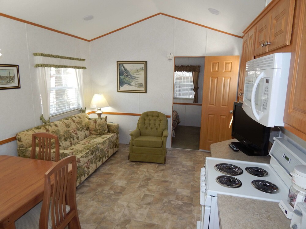 Road Runner Travel Resort Caravan Park - photo 24