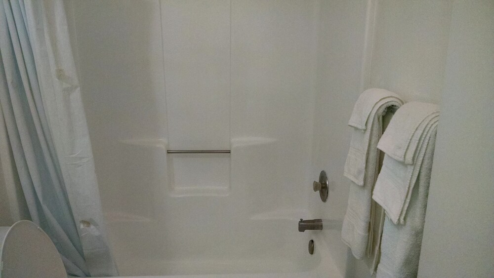 Backcountry Inn Motel - photo 12