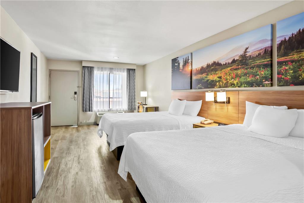 Days Inn by Wyndham Fontana Rialto - photo 30