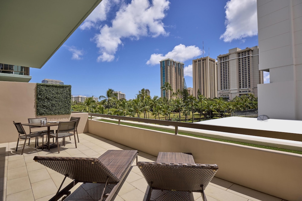 DoubleTree by Hilton Hotel Alana Waikiki Beach - photo 46