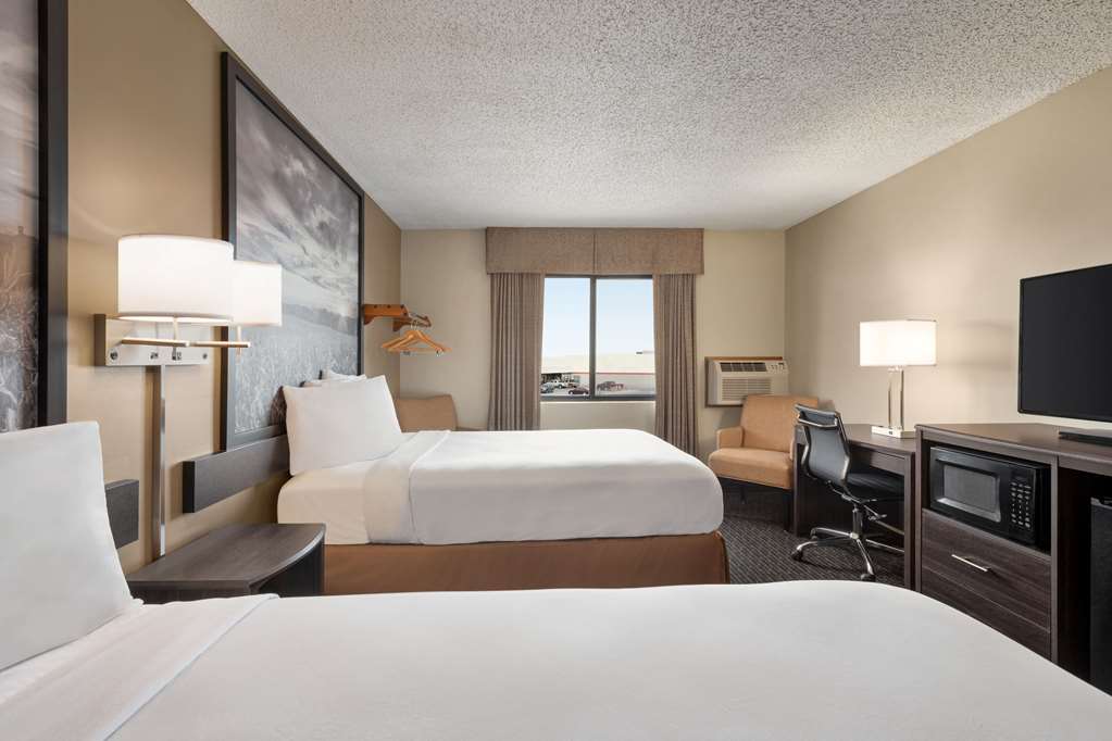Super 8 by Wyndham Lincoln North - photo 23