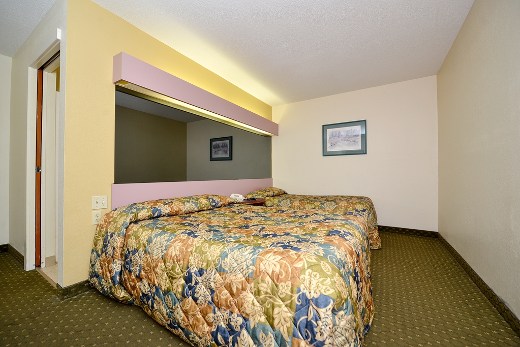 Americas Best Value Inn East Syracuse - photo 14