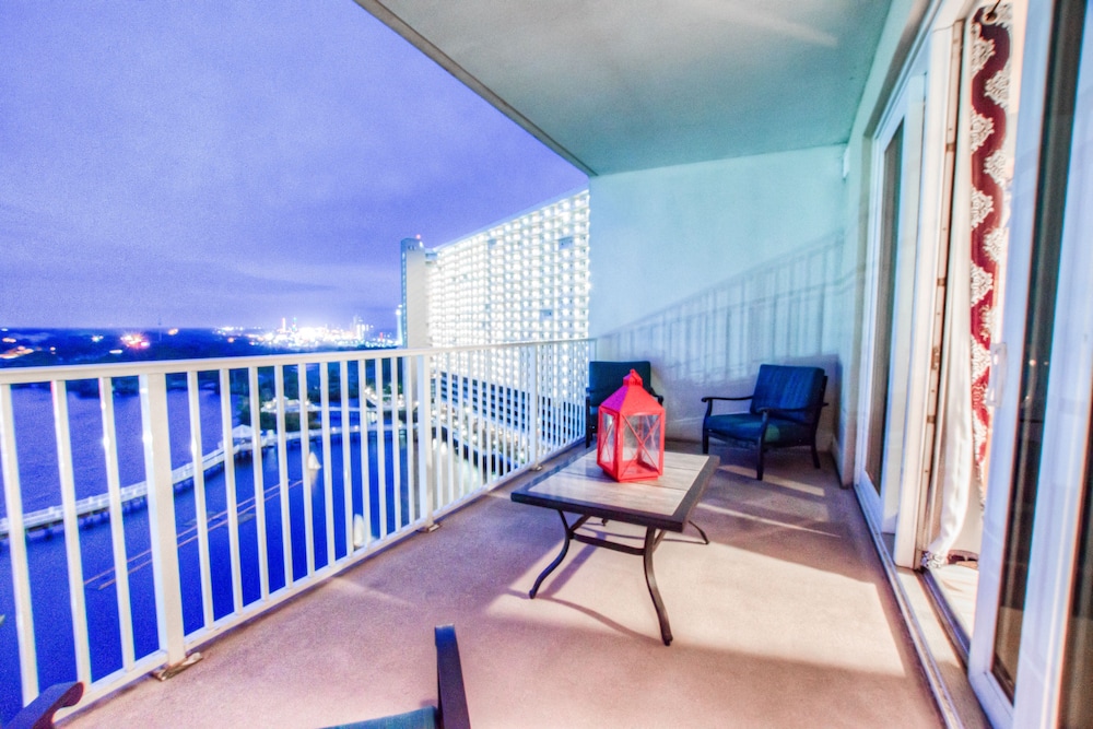Laketown Wharf Resort by Aneliya's Rentals - photo 688