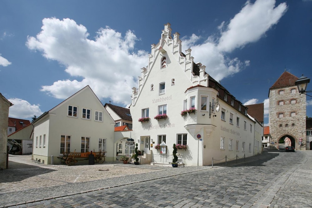 Landhotel Weier Hahn — Wemding