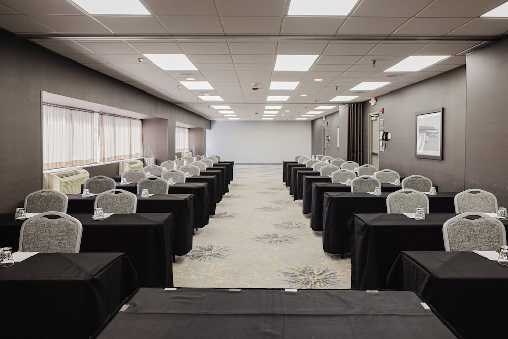 Crowne Plaza Suites MSP Airport Mall of America by IHG - photo 79