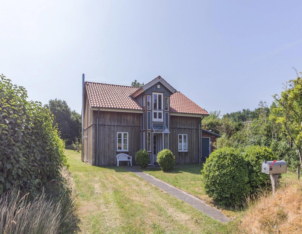 Lütt Huus an de Geestkant — 4-Star Luxury Hotel in Langenhorn, Germany