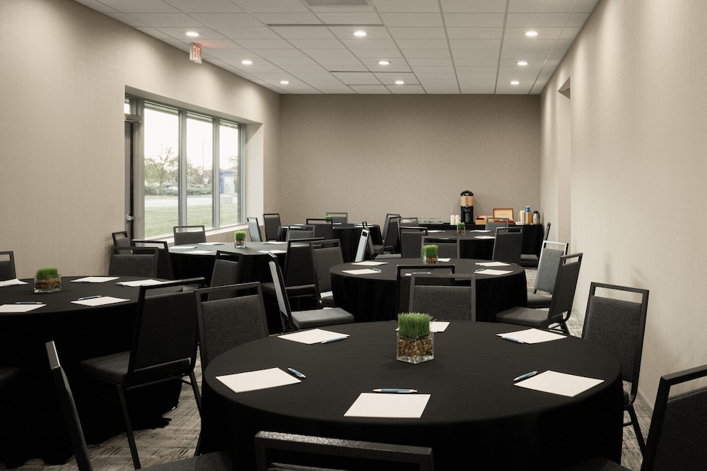 Four Points by Sheraton Milwaukee North Shore - photo 43