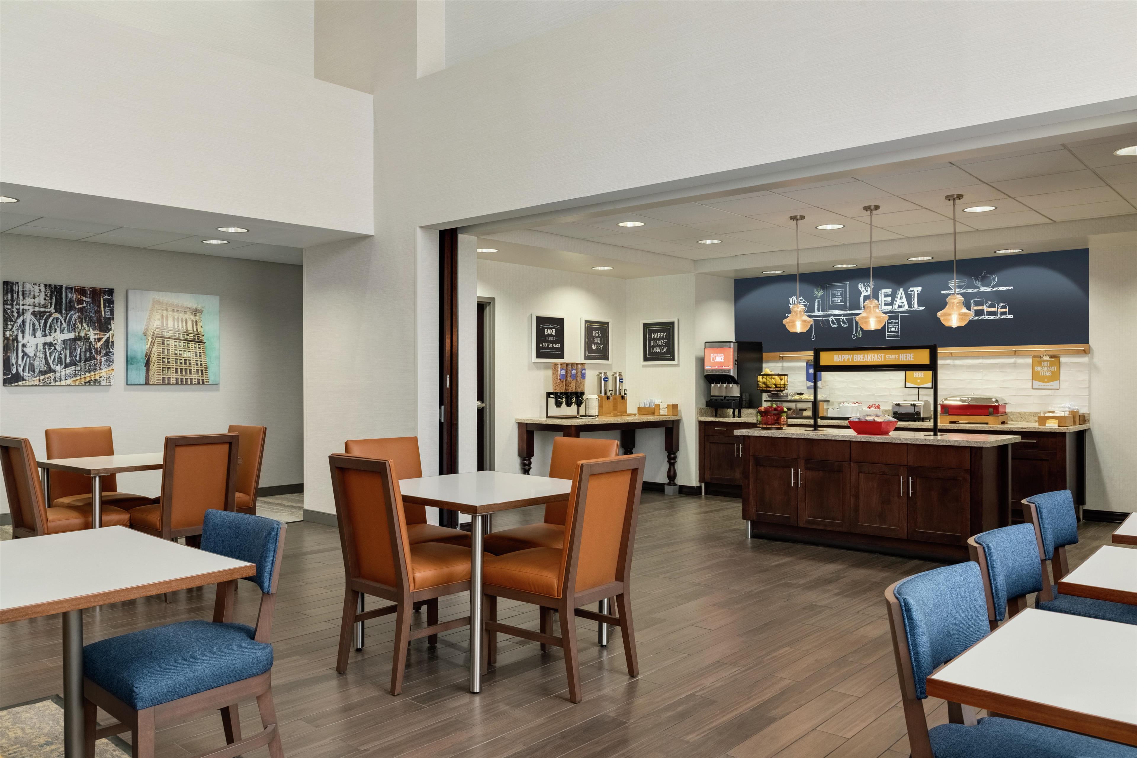 Hampton Inn & Suites Pittsburgh Harmarville - photo 10