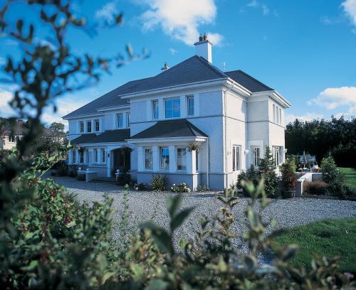 Killarney Lodge — 4-Star Luxury Hotel in Cill Airne, Republic of Ireland