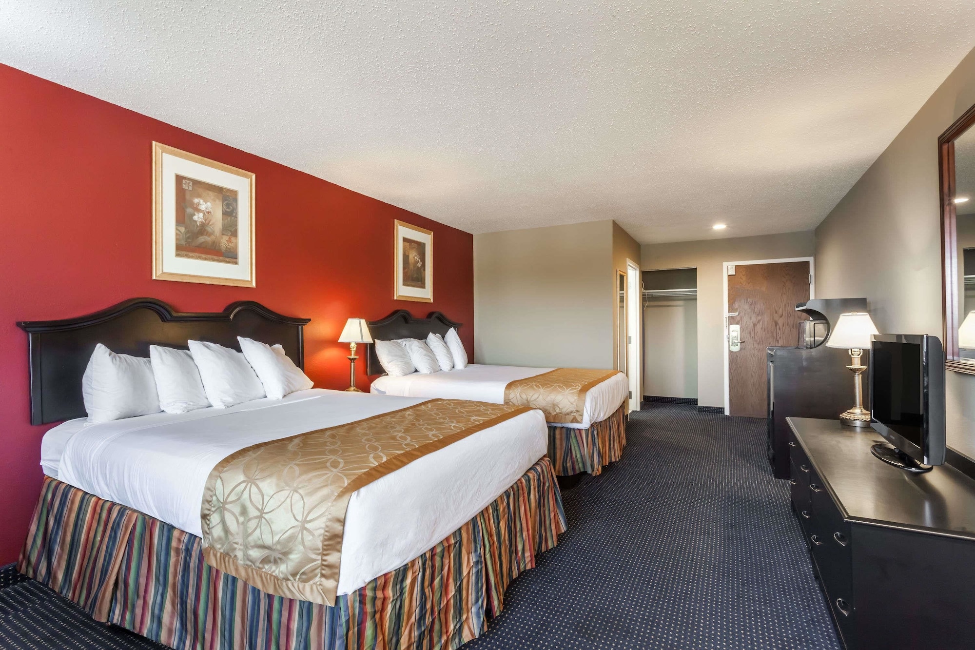 APM Inn and Suites - photo 33