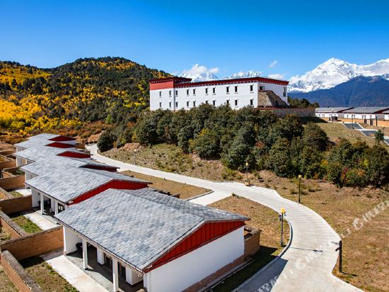 Deqin High Mountain Resort in Shengping, People's Republic of China