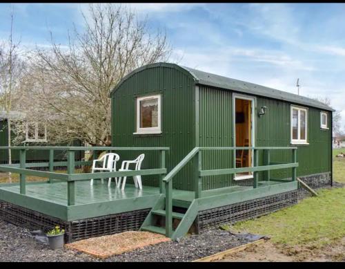 Squirrels oaks - carbon neutral hotel in Yalding