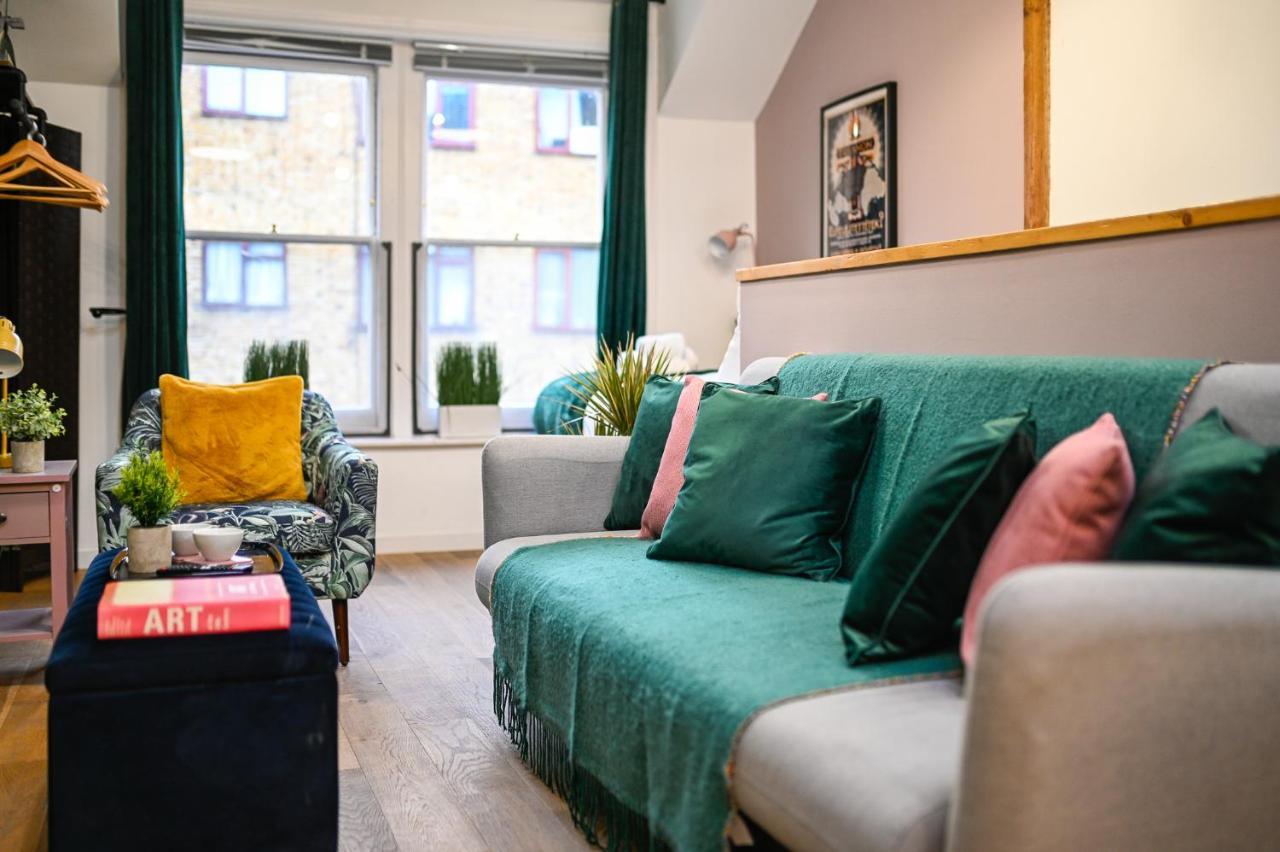 1BR Stylish Flat by HostaraHomes Near Liverpool Street Prime London Location Sleeps up to 4 — 4-Star Luxury Hotel in London, United Kingdom