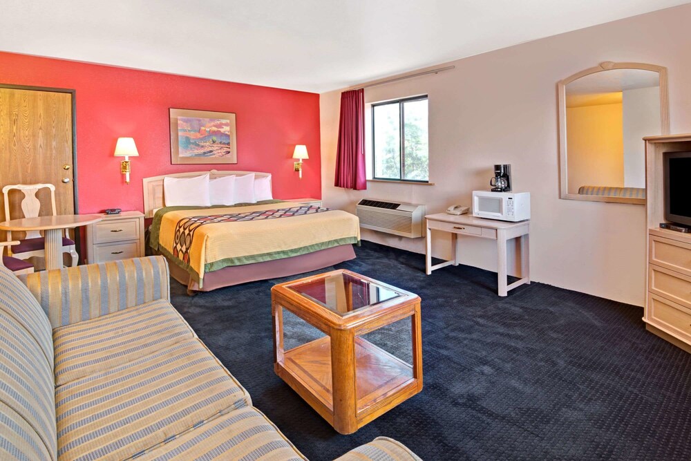 Albuquerque Hotel West - photo 6