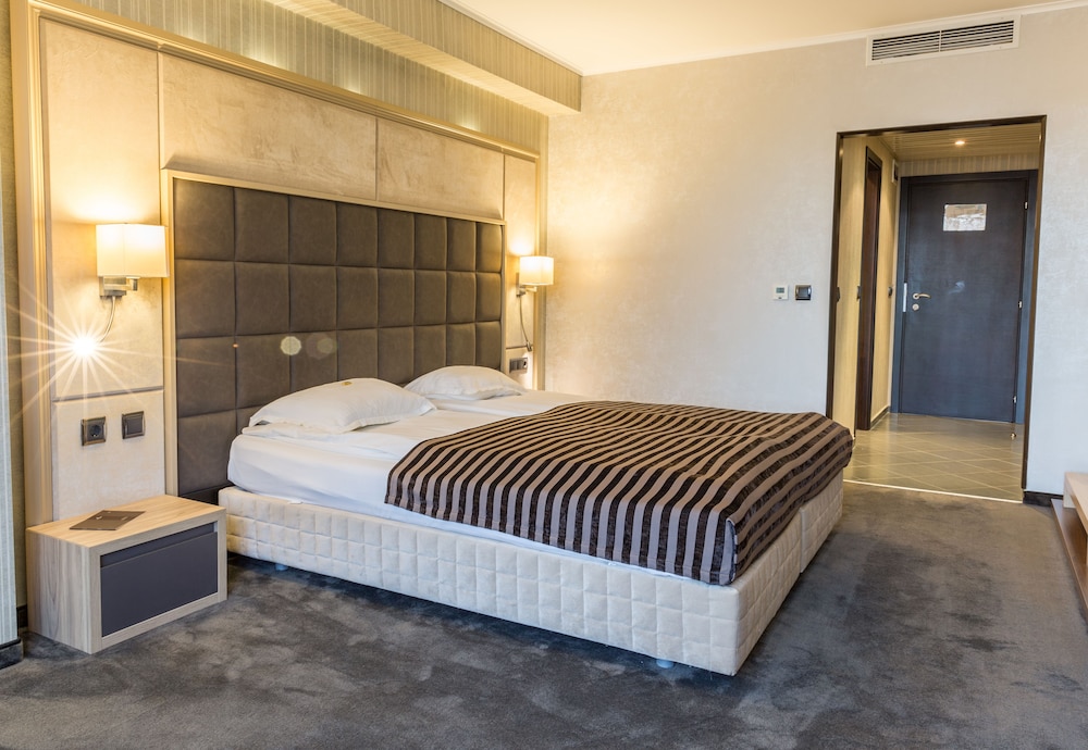 Cosmopolitan Hotel & Wellness — Ruse — photo 2