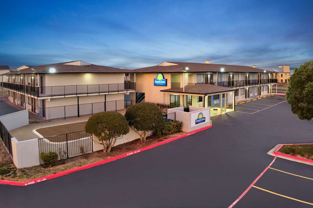 Days Inn by Wyndham Wichita Falls - photo 5