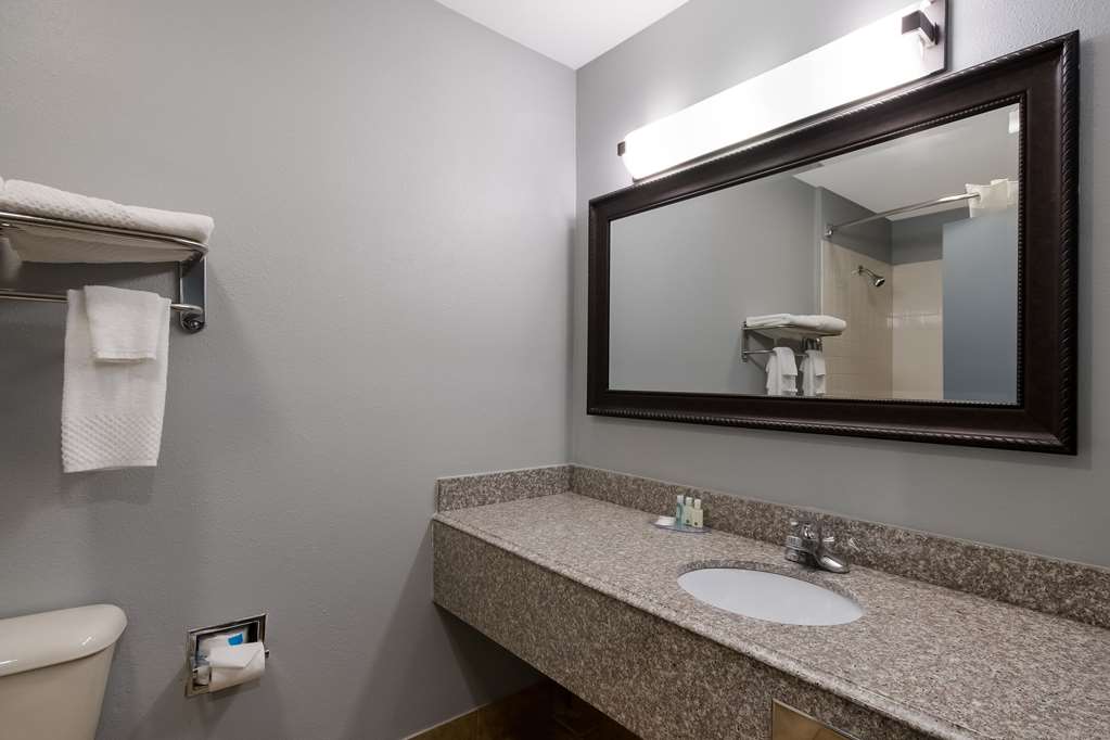 Quality Inn & Suites Oklahoma City North - photo 22