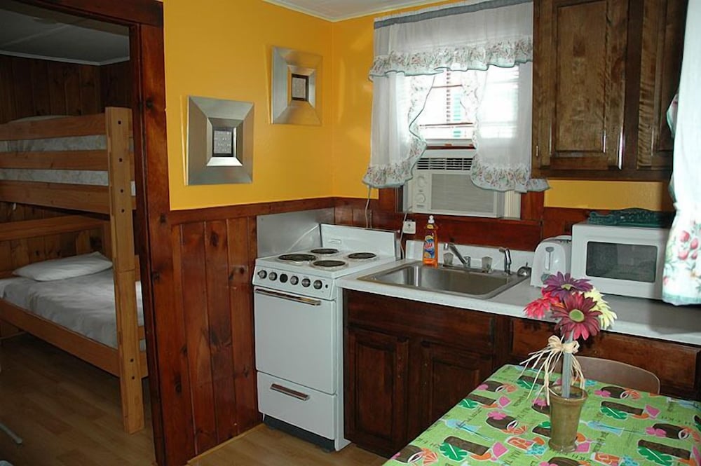 Channel Watefront Cottages - photo 67