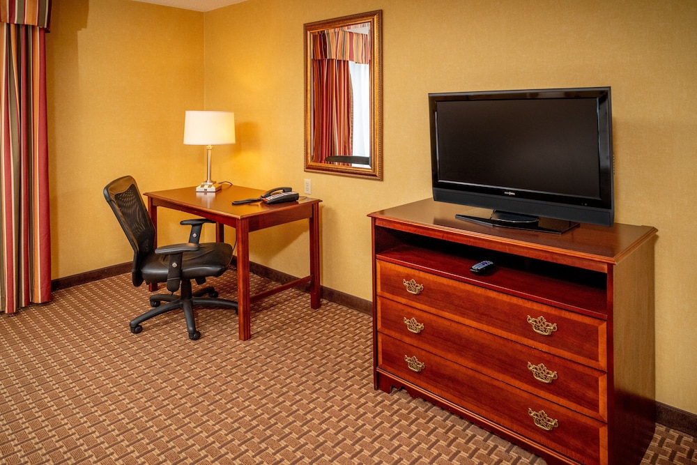 Holiday Inn Express Hotel & Suites Hazard by IHG - photo 10