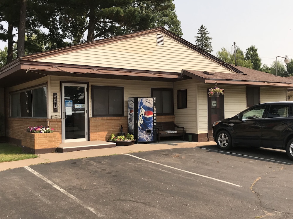 Pullman Motel - photo 24