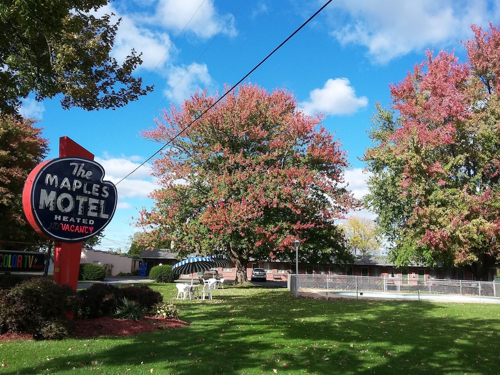 Maples Motel in Huron, United States