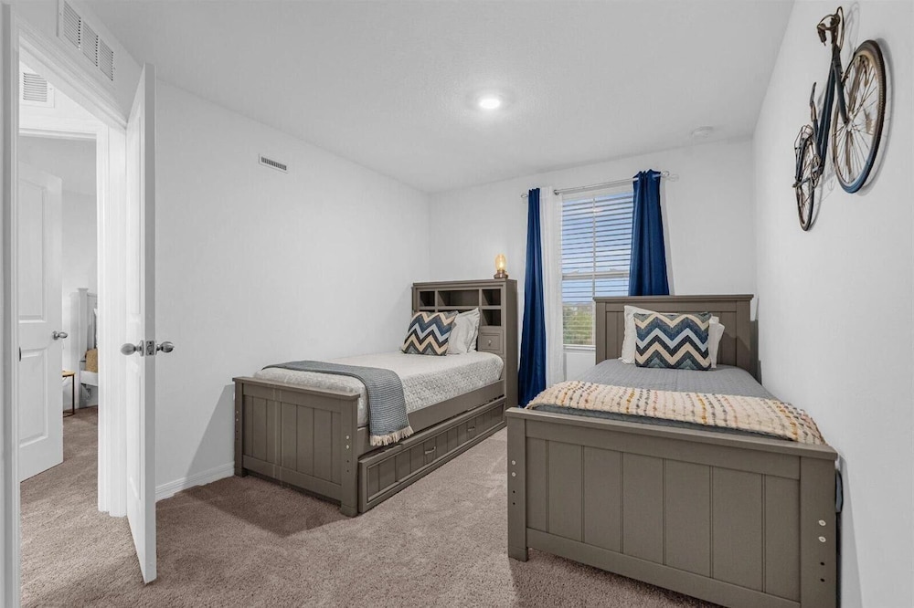 654 LD Tranquil Oasis 3BR Luxury Villa at Festival Resort - photo 4