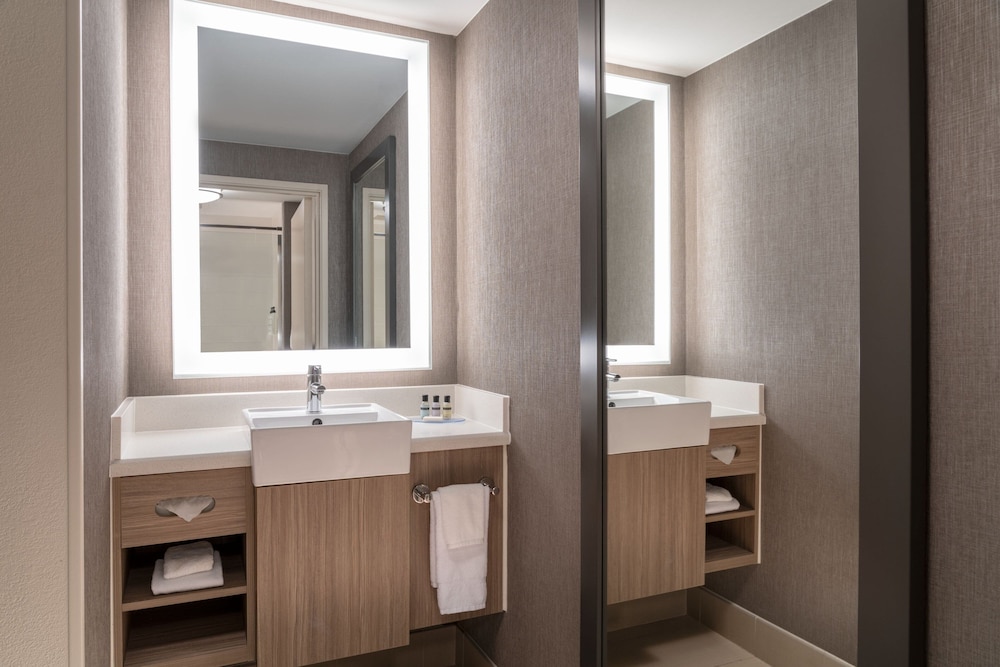 SpringHill Suites by Marriott West Mifflin - photo 8